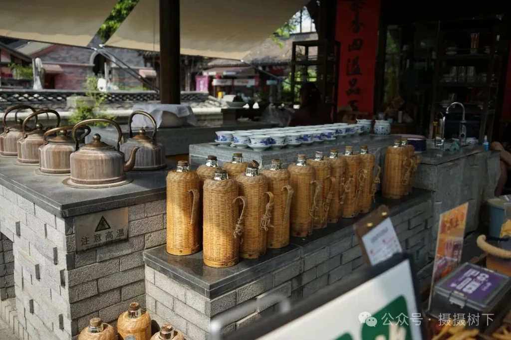 Lingke Tea House at Dongmen Market Chengdu with traditional courtyard architecture and gaiwan tea