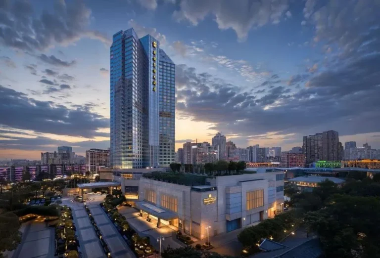 Chengdu Accommodation Chunxi Road vs. Jianshe Road – Which Is Right for You