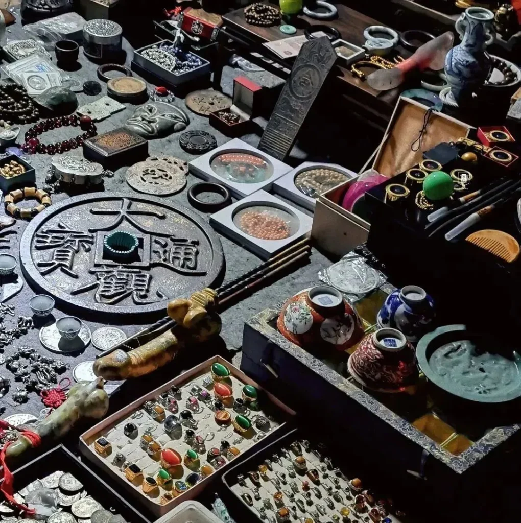 Pick the Right Beijing Ghost Market Tonight